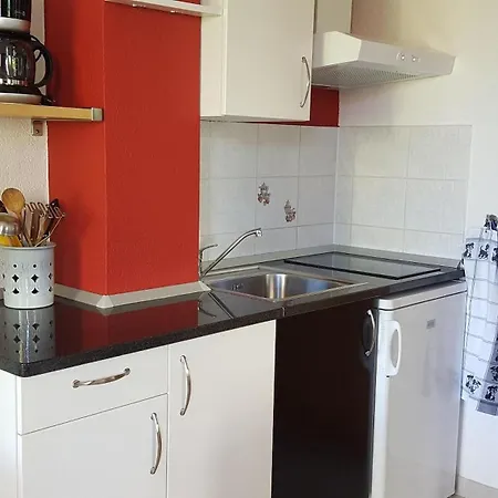 Apartment In Mit Garten, Terrasse